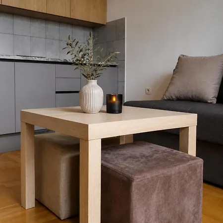 Cozy At Center Of Daire
